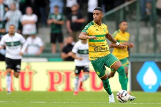 Cuiabá perde para o Coritiba em confronto direto na Série B