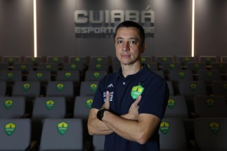 Cuiabá anuncia ex-auxiliar de Diniz para lugar de Guto Ferreira