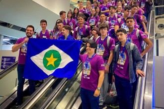 Estudantes e professores vivem contagem regressiva para embarcar rumo ao intercâmbio na Inglaterra