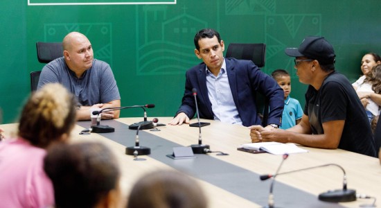 Prefeito reitera compromisso com regularização fundiária e moradia popular