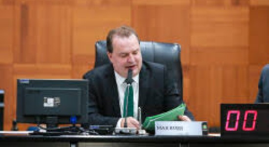 Max Russi garante títulos de regularização fundiária no Jardim Fortaleza