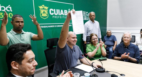 Prefeito sanciona leis que integram o pacote de ações do “Destrava Cuiabá”