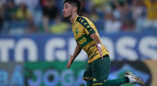 Cuiabá se recupera no segundo tempo e vence de virada o Athletico-PR