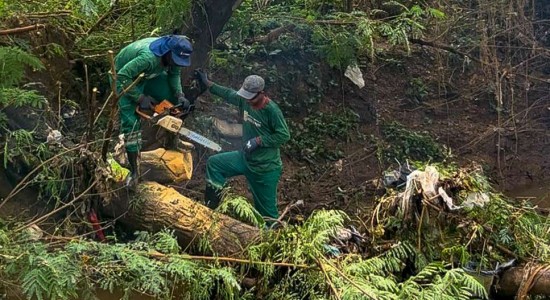 Serviços Públicos remove mais de 650 t de resíduos nos bairros que sofreram alagamentos em Várzea Grande