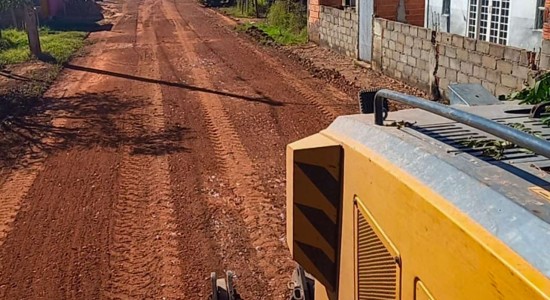 Prefeitura de Várzea Grande intensifica serviços de patrolamento no Engordador e Colinas Verdejantes