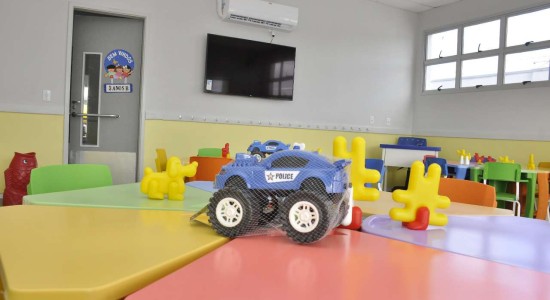 Prefeita sanciona lei para estimular parcerias entre escolas da rede municipal junto à iniciativa privada