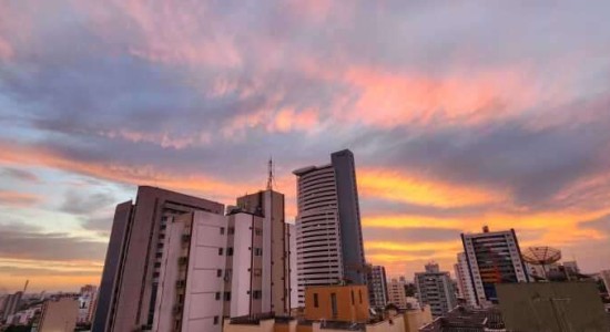 Cuiabá deve marcar 14ºC na quarta-feira, mas sobe para 39ºC na sexta; veja como se cuidar