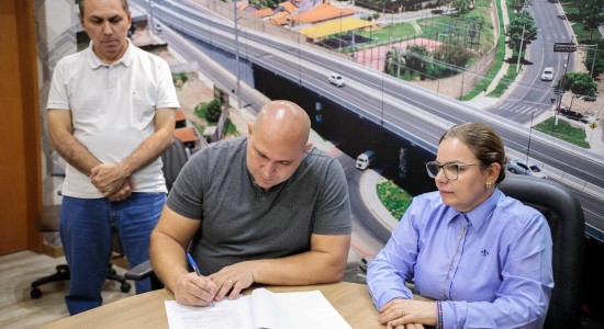 Lei sancionada pelo prefeito institui selo Cuiabá Protege Mulheres