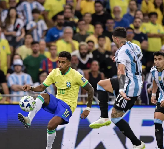 Cheio de desfalques, Brasil visita Argentina pelas Eliminatórias