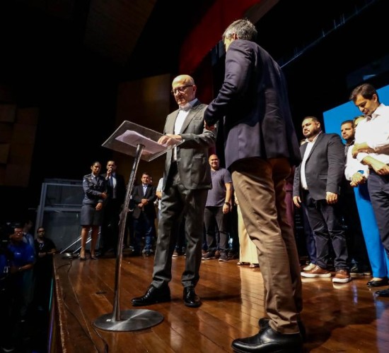 Vice-governador anuncia R$ 40 milhões para construção de creches e assina editais para alfabetização em MT