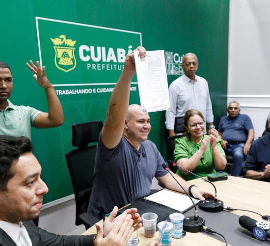 Prefeito sanciona leis que integram o pacote de ações do “Destrava Cuiabá”