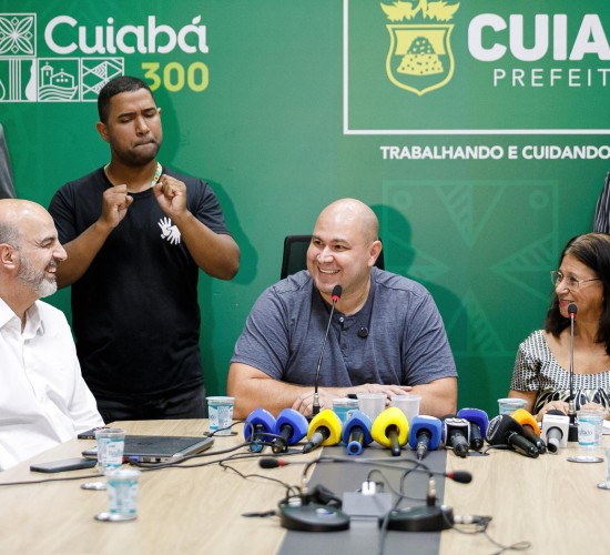 Prefeito anuncia Amauri Monge como novo secretário de Educação
