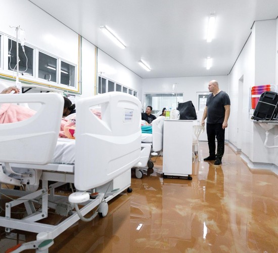 Prefeito e secretários monitoram estragos e traçam ações durante temporal em Cuiabá