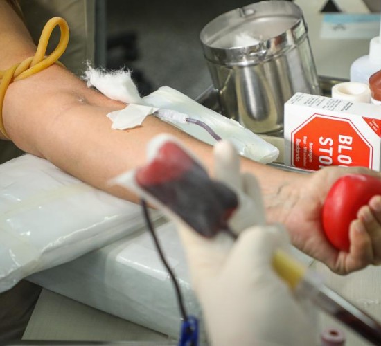 Com baixa no estoque, MT Hemocentro convoca doadores para doarem sangue