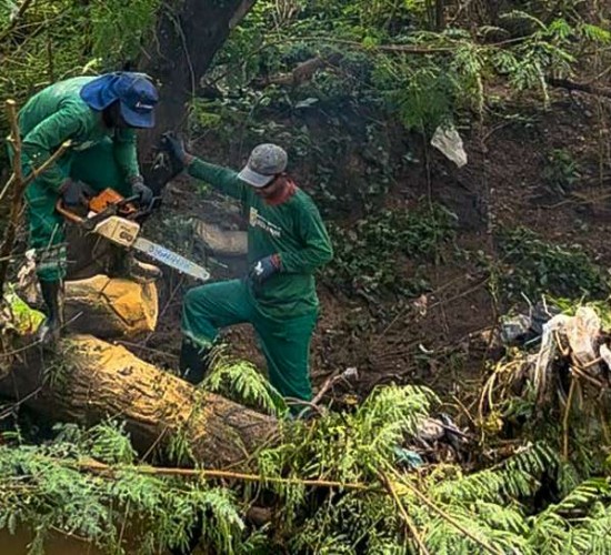 Serviços Públicos remove mais de 650 t de resíduos nos bairros que sofreram alagamentos em Várzea Grande