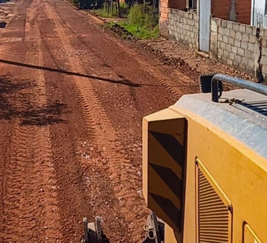 Prefeitura de Várzea Grande intensifica serviços de patrolamento no Engordador e Colinas Verdejantes