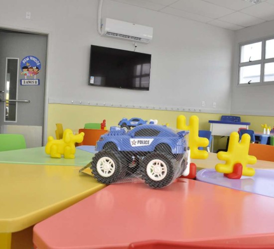 Prefeita sanciona lei para estimular parcerias entre escolas da rede municipal junto à iniciativa privada