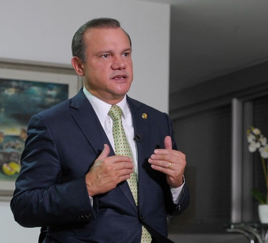 Senador de MT quer criminalizar exercício ilegal de corretor de imóveis