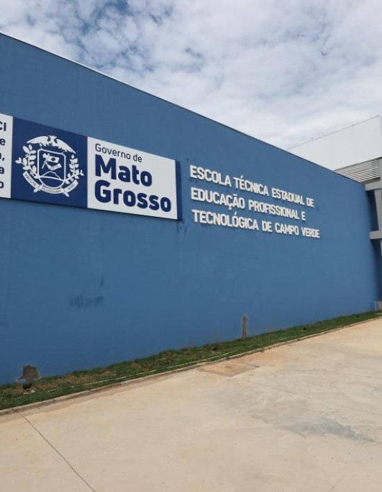 Governador inaugura Escola Técnica, assina convênios e lança apartamentos do programa SER Família Habitação em Campo Verde