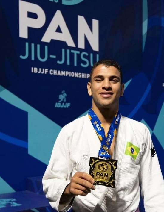 Bolsista de projeto do Governo de MT conquista título de campeão Pan-Americano de Jiu-Jitsu