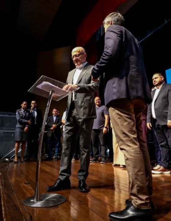 Vice-governador anuncia R$ 40 milhões para construção de creches e assina editais para alfabetização em MT