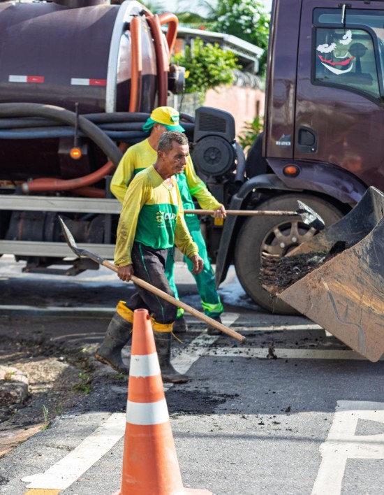 Prefeitura retira mais de 700 toneladas de lixo em 385 bocas de lobo