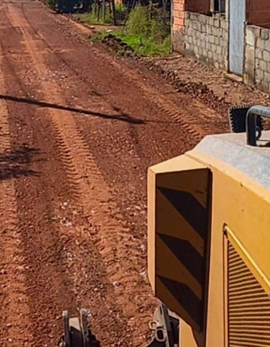 Prefeitura de Várzea Grande intensifica serviços de patrolamento no Engordador e Colinas Verdejantes