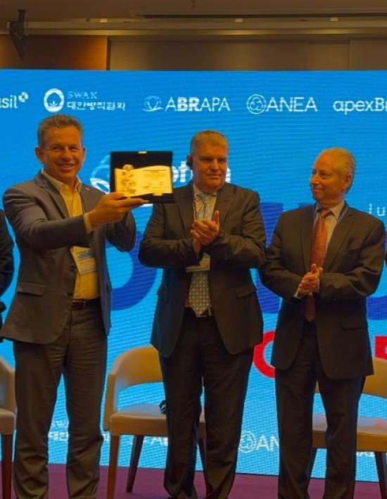 Em Seul, governador recebe homenagem da Abrapa pelo trabalho na abertura de mercados para o algodão de MT