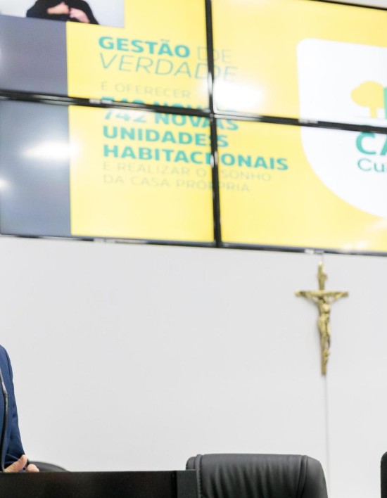 Prefeito retira proposta sobre férias de professores para discutir viabilidade orçamentária de dívida herdada de R$ 30 milhões