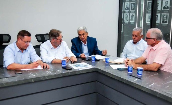 Deputado Botelho intermedia ações para o avanço no programa estadual “Fila Zero na Cirurgia”