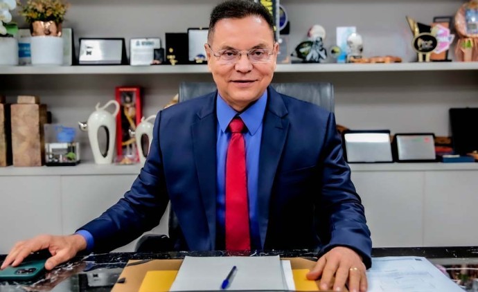 Quem precisa não pede, grita por socorro!