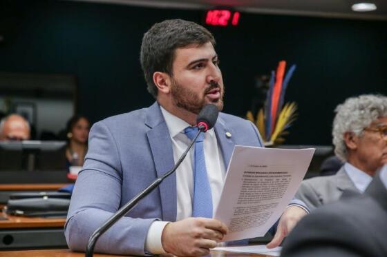 Deputado Emanuelzinho propõe lei para endurecer penas de feminicídio