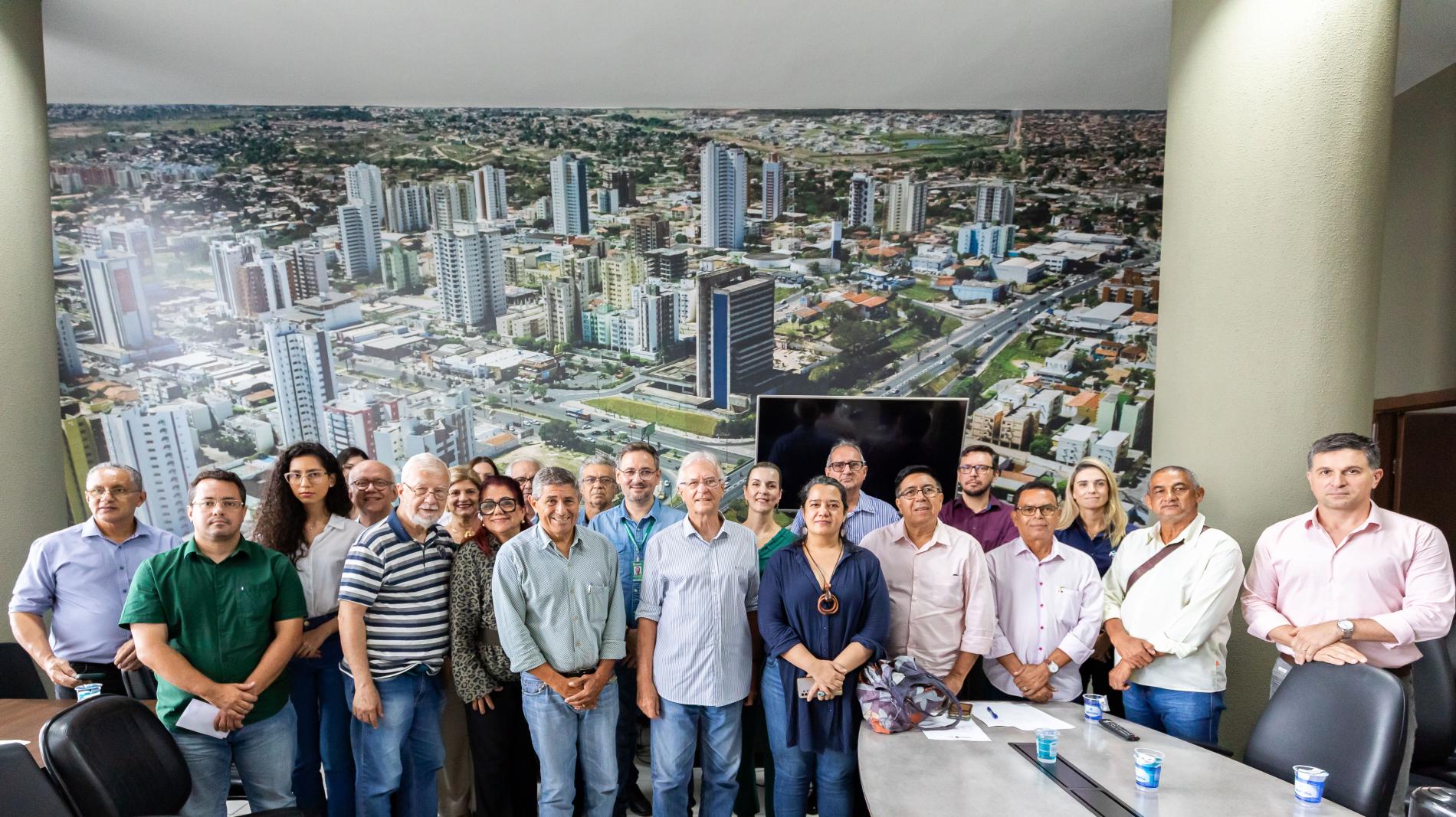 CDME avalia empreendimentos, construção de praça e nova rua