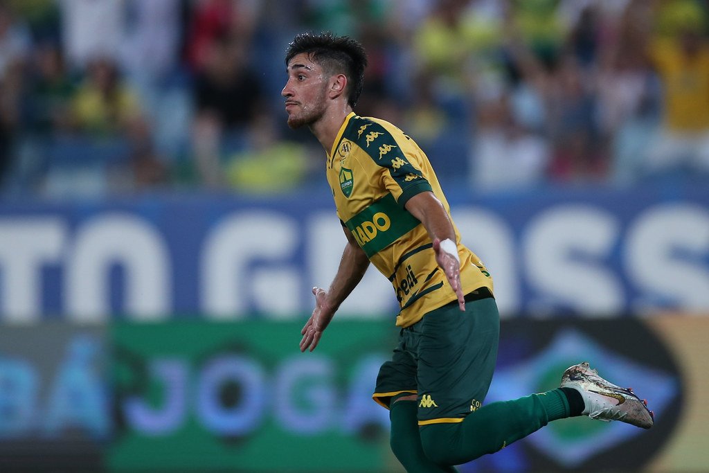 Cuiabá se recupera no segundo tempo e vence de virada o Athletico-PR