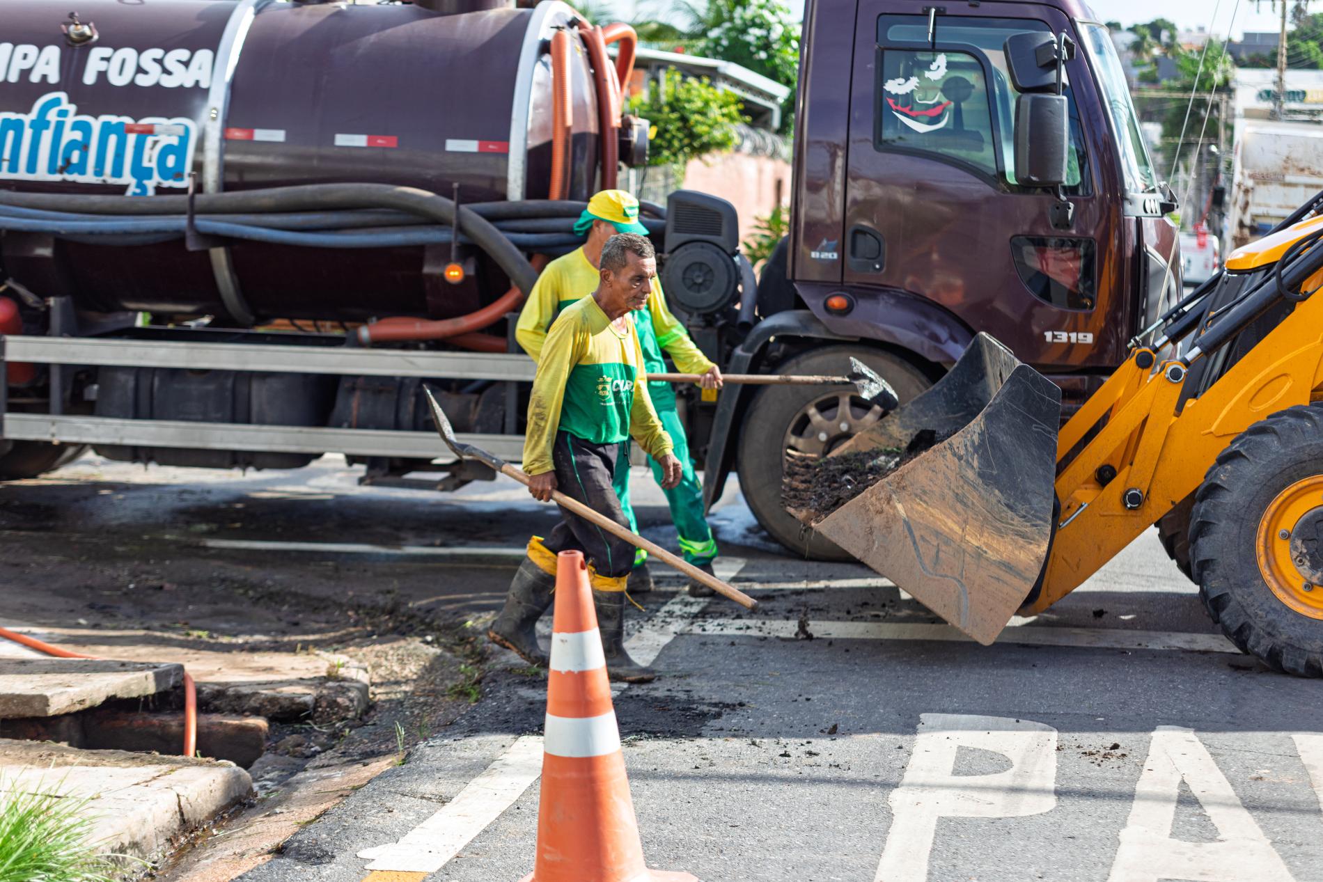 Prefeitura retira mais de 700 toneladas de lixo em 385 bocas de lobo