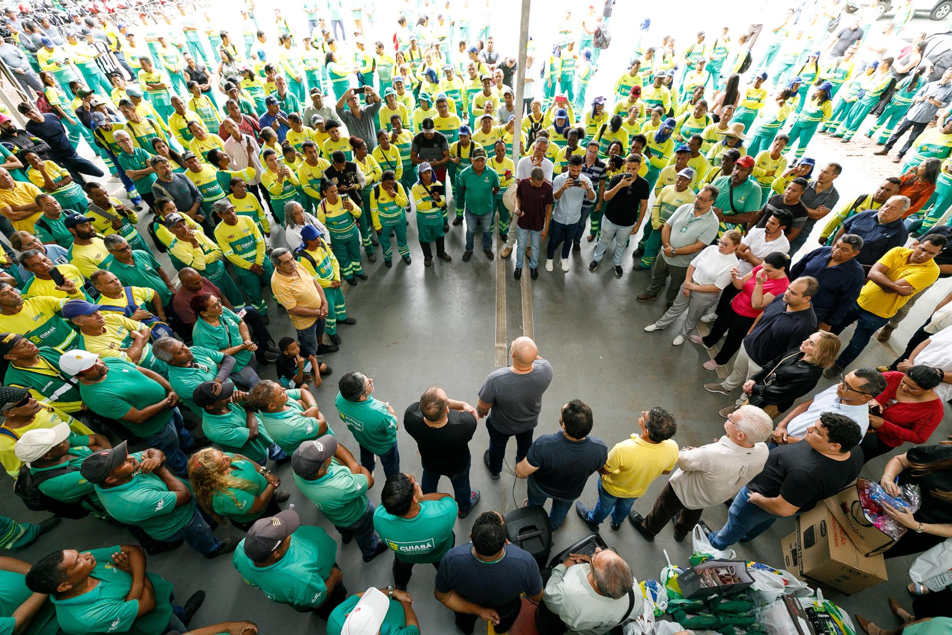 Prefeito e vereadores prestigiam abertura da Semana do Trabalhador na Limpurb