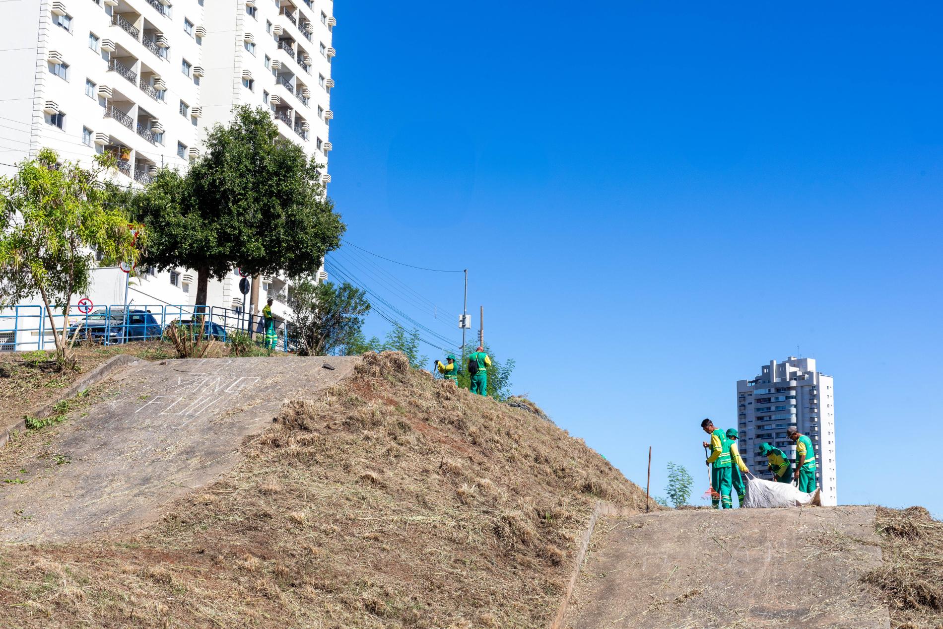 Limpurb realiza operação de limpeza no Residencial Despraiado e outros 17 pontos da capital
