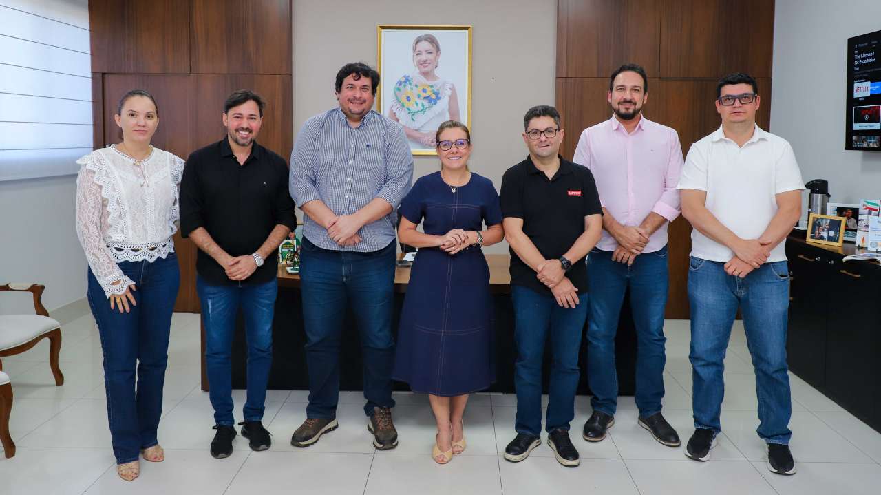 Representantes da Lenovo visitam prefeitura de Várzea Grande e apresentam projeto ‘Cidade Inteligente’