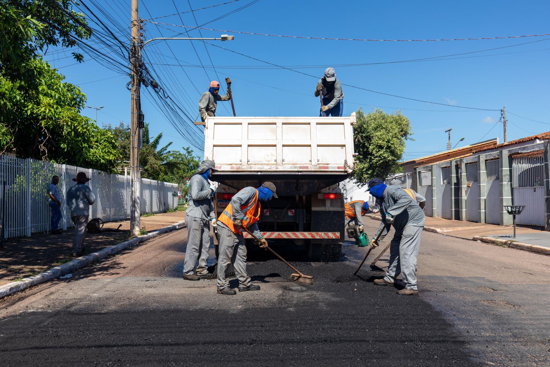 Prefeitura intensifica obras de infraestrutura durante período de estiagem em Cuiabá