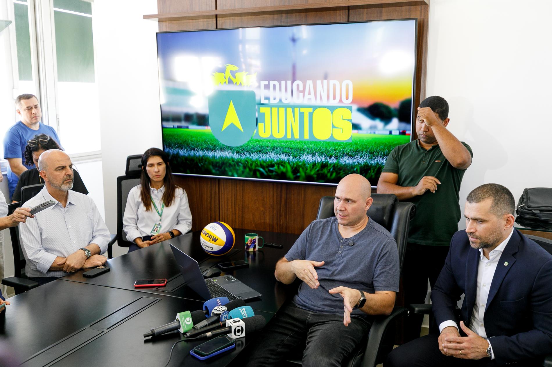 Prefeito anuncia união das secretarias de Educação, Esporte e Cultura